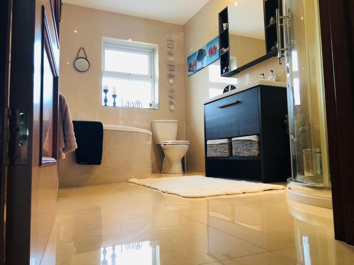 Connemara. 3 Bedroom, 8 Bed, Holiday Home Galway Esterno foto