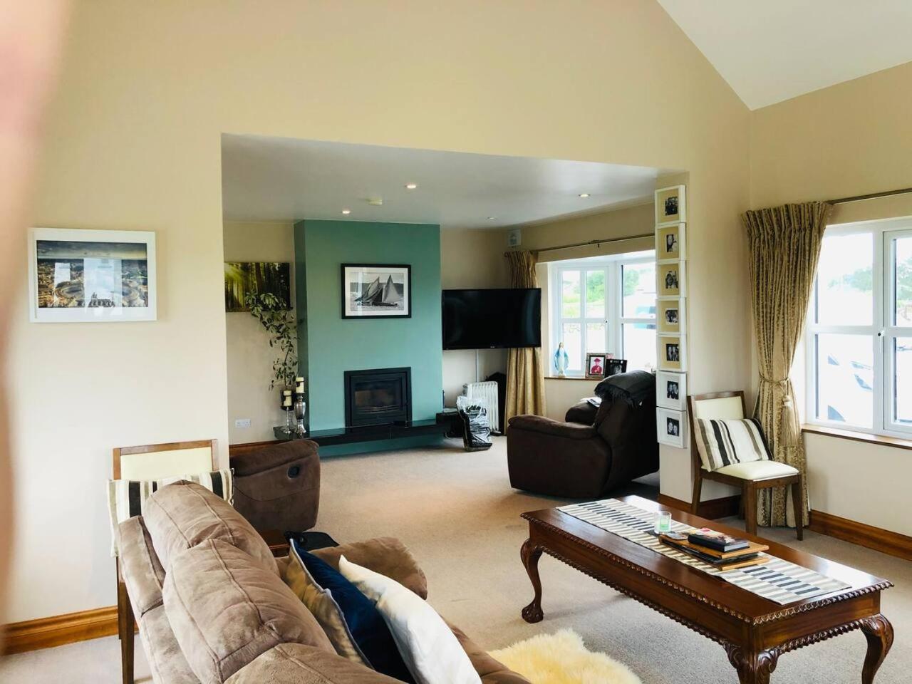 Connemara. 3 Bedroom, 8 Bed, Holiday Home Galway Esterno foto