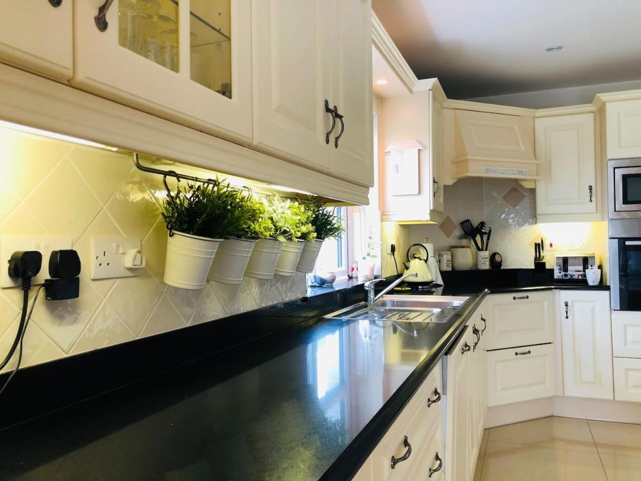 Connemara. 3 Bedroom, 8 Bed, Holiday Home Galway Esterno foto