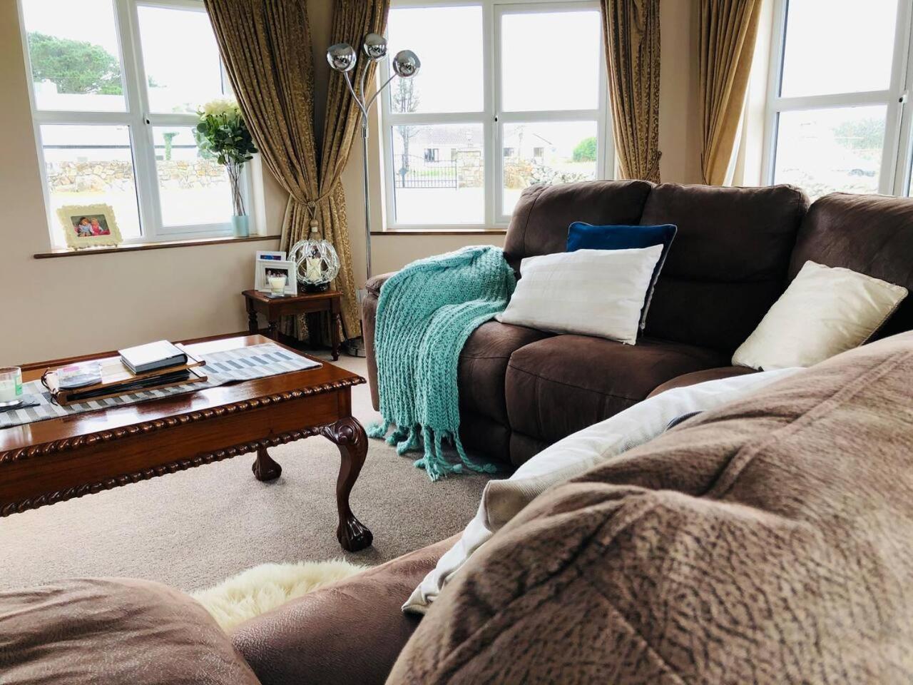 Connemara. 3 Bedroom, 8 Bed, Holiday Home Galway Esterno foto