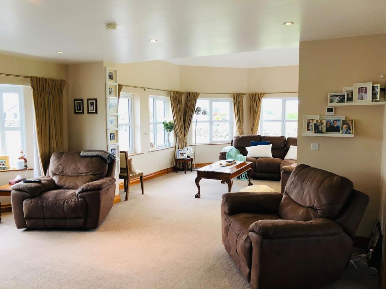 Connemara. 3 Bedroom, 8 Bed, Holiday Home Galway Esterno foto